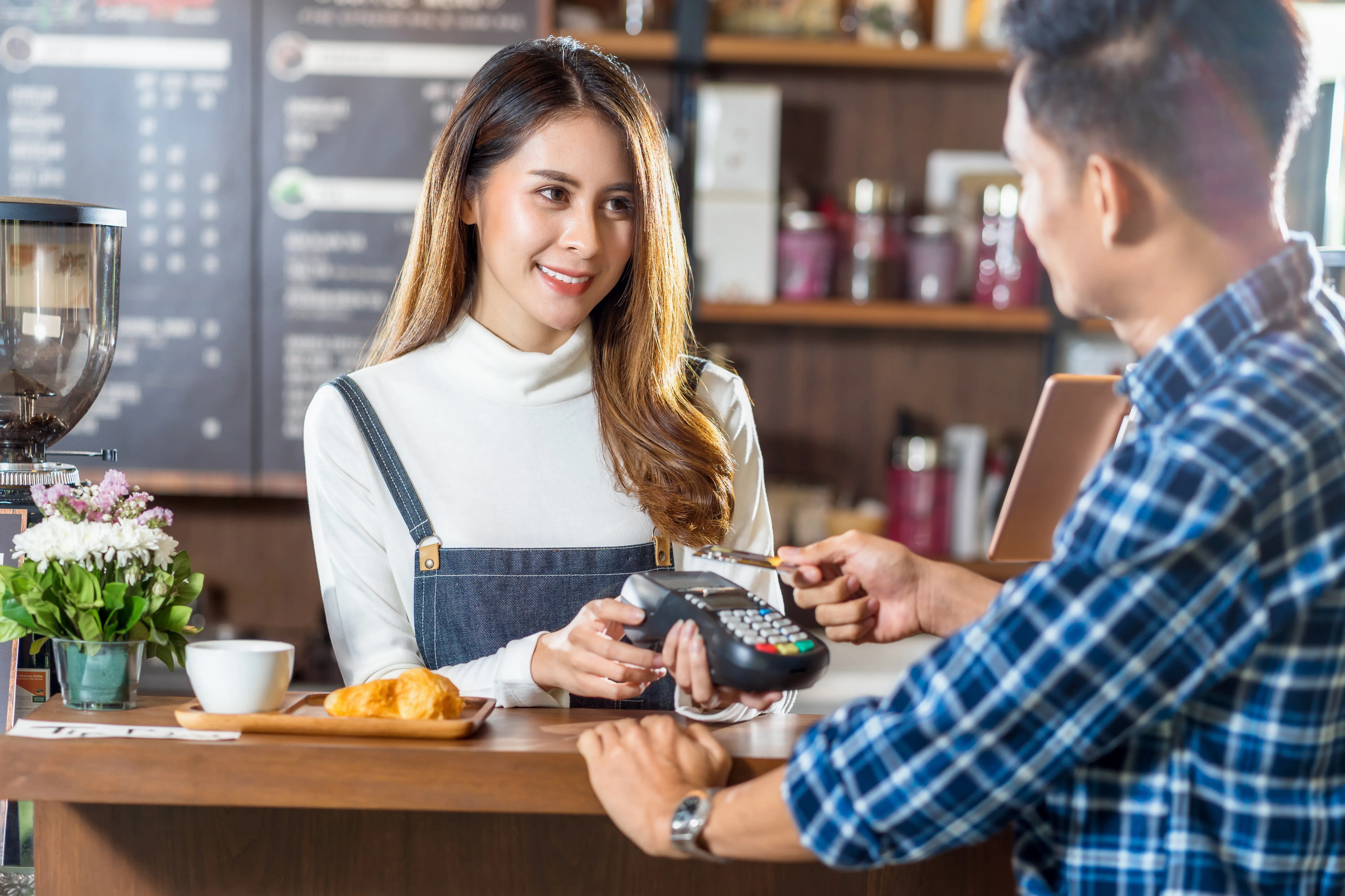 Customers Should Not Have to Start Over: Designing Smoother Journeys Across Digital Channels
